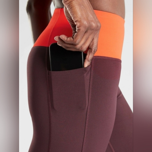 EUC ATHLETA TENACITY 7/8 TIGHT IN POWERLIFT IN ANTIQUE BURGANDY, SIZE MEDIUM - Picture 16 of 16